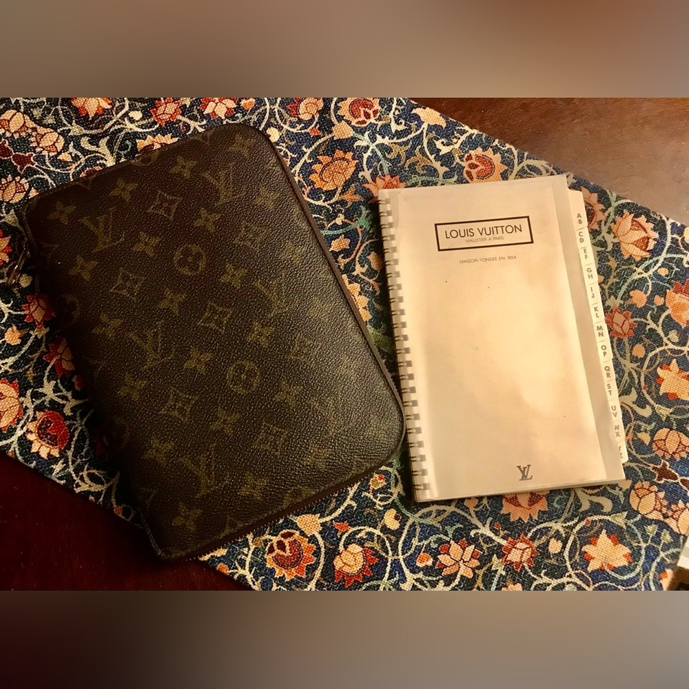 ☺️ SOLD 👏🏻👏🏻👏🏻 Louis Vuitton Agenda Document Holder